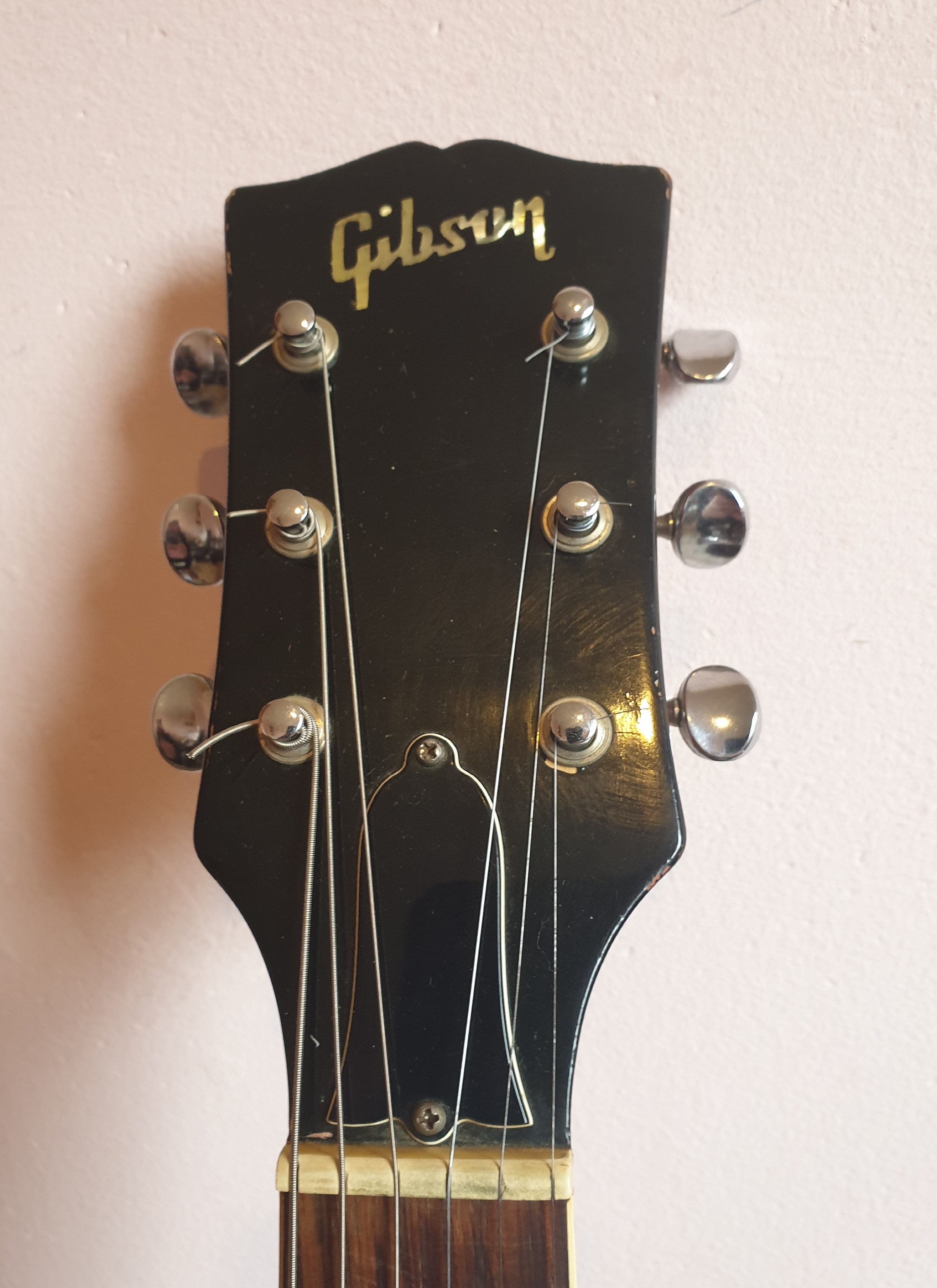 headstock.jpg